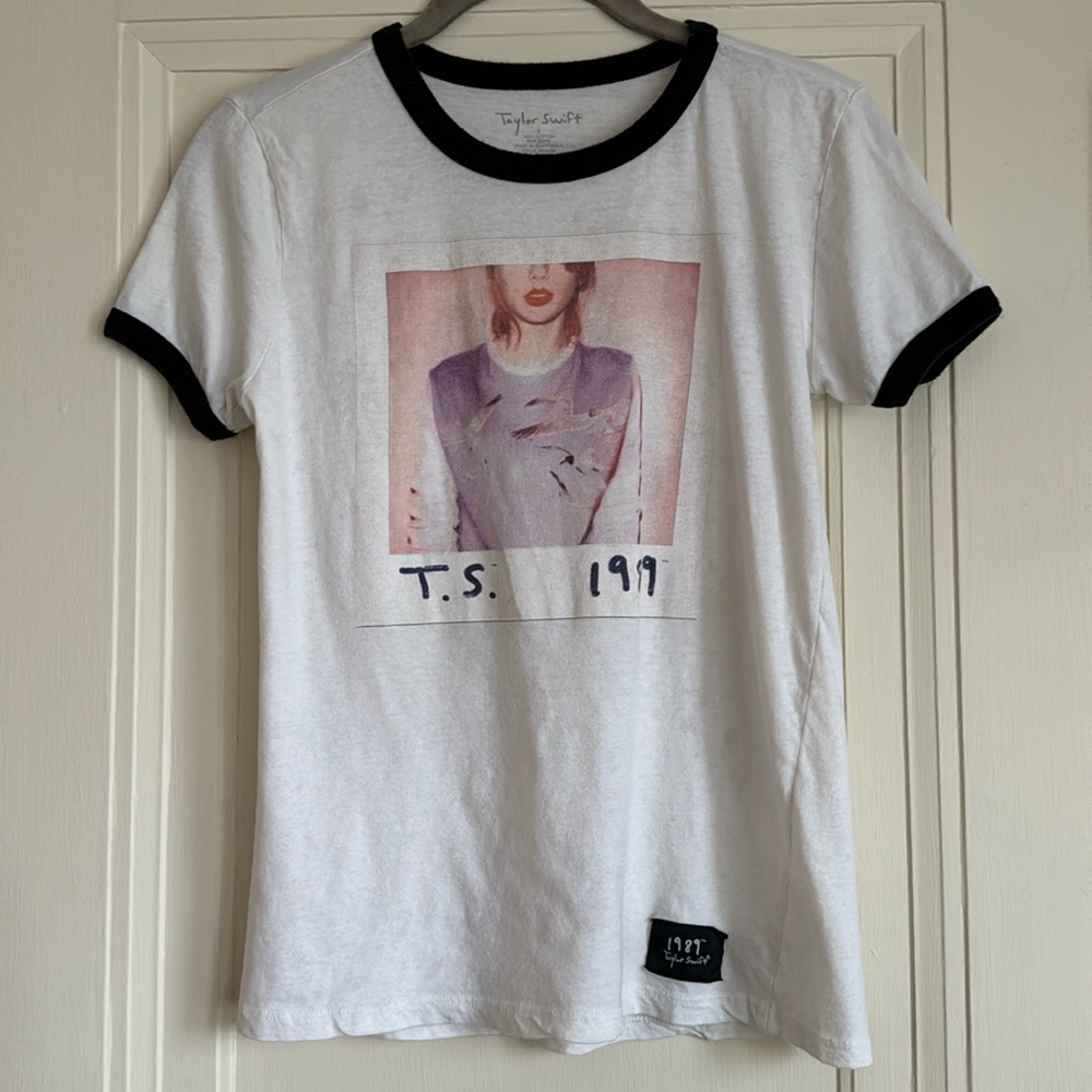 Taylor Swift 1989 Official Concert Tour Merch T-shirt